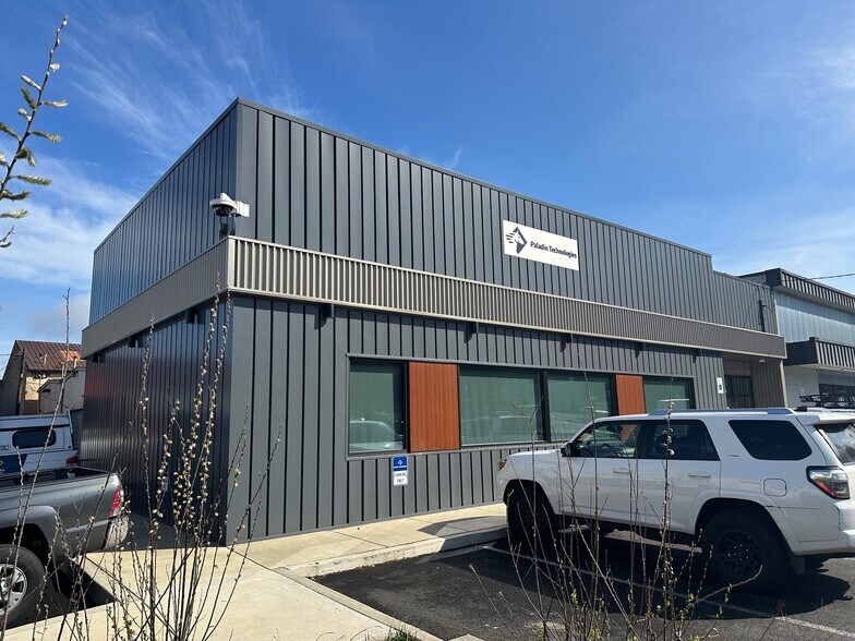 2917 NW Nicolai St, Portland, OR à louer - Photo de l’immeuble – Image 3 sur 5