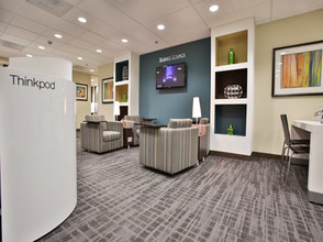 1201 NW Briarcliff Pkwy, Kansas City, MO à louer Photo intérieure– Image 1 sur 10