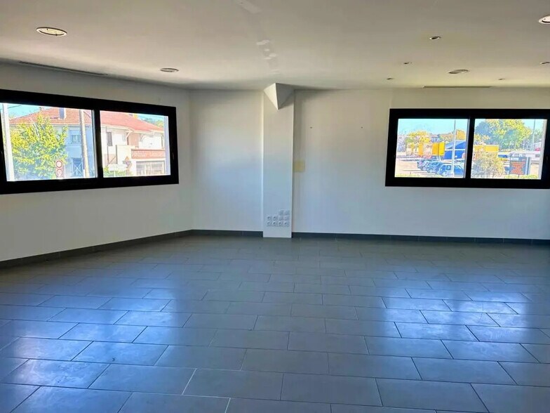 Bureau dans Bassens à vendre - Photo de l’immeuble – Image 2 sur 5