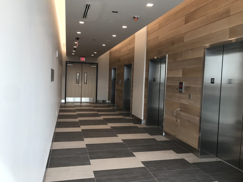 2801 NE 213th St, Aventura, FL à louer - Hall d’entrée – Image 3 sur 3