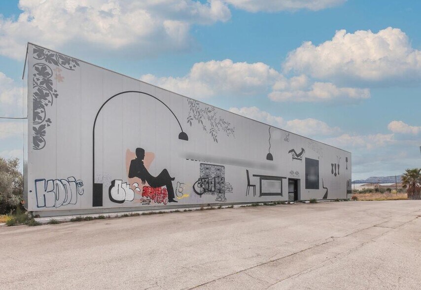 Local commercial dans La Sénia, Tarragona à vendre - Photo de l’immeuble – Image 1 sur 11