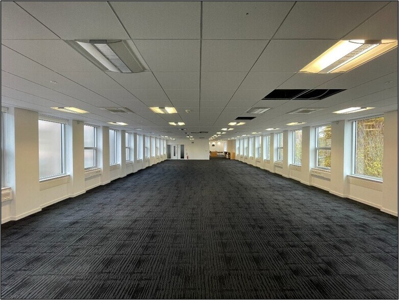 90 Hills Rd, Cambridge à louer - Photo de l’immeuble – Image 2 sur 8