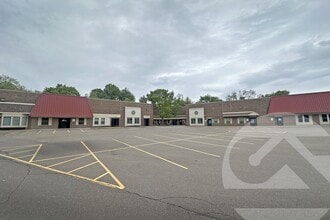 15067-15115 Northville Rd, Plymouth, MI à louer Photo de l’immeuble– Image 1 sur 1