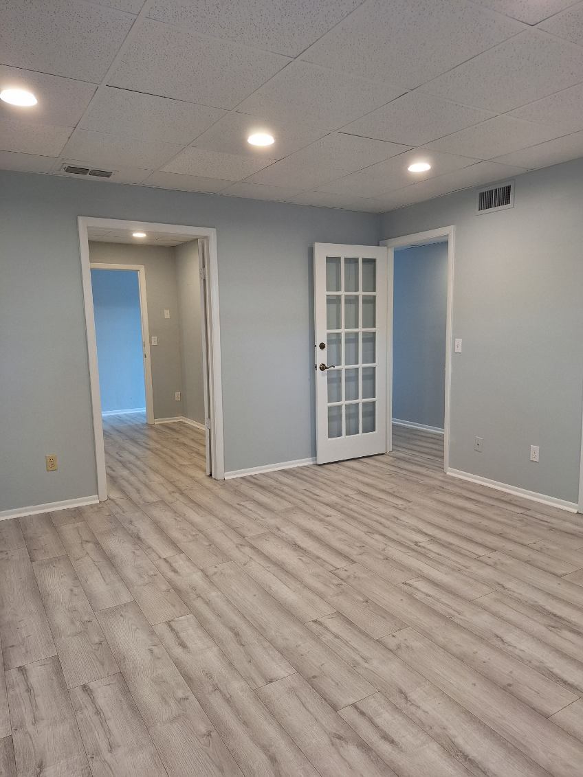 100 Larchwood Dr, Largo, FL à louer Photo intérieure– Image 1 sur 9