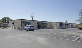 Plus de détails pour 2205 W Broadway Ave, Fort Worth, TX - Local d'activités à louer