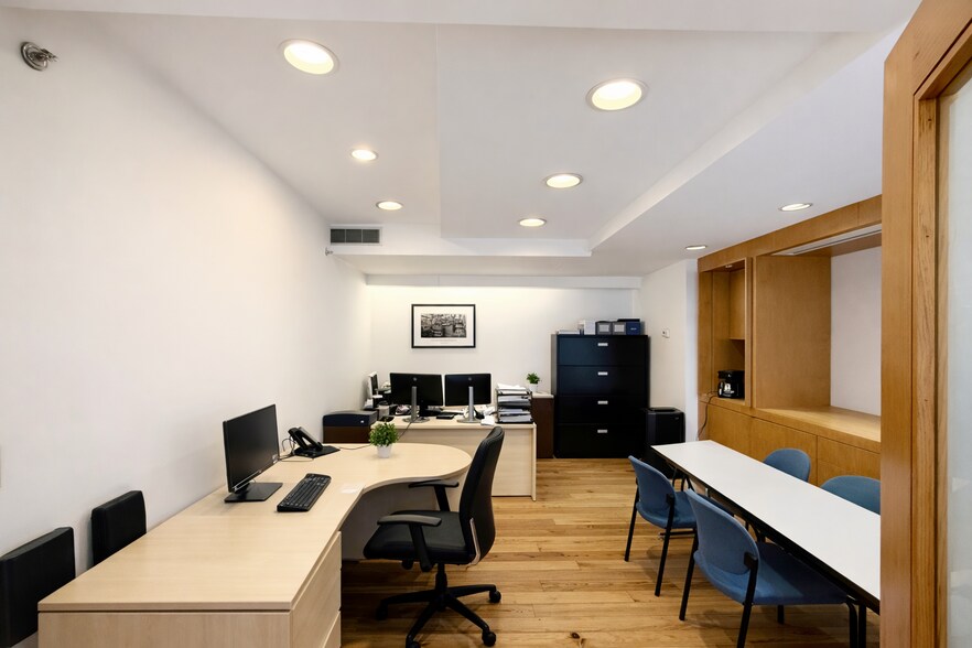 131 W 33rd St, New York, NY à louer - Photo de l’immeuble – Image 2 sur 7