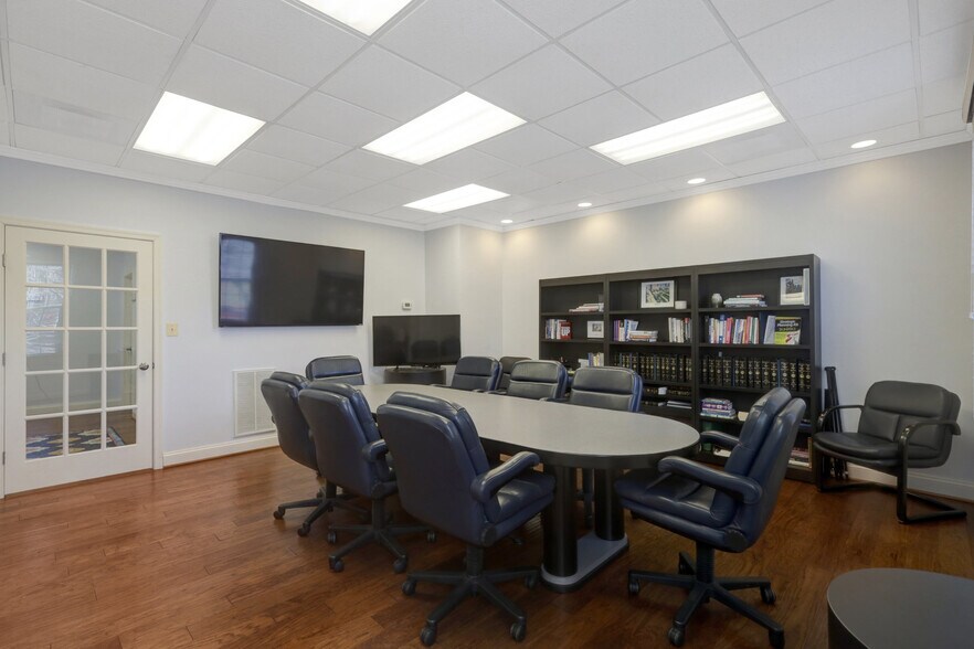 10470-10476 Armstrong St, Fairfax, VA à vendre - Photo intérieure – Image 3 sur 21