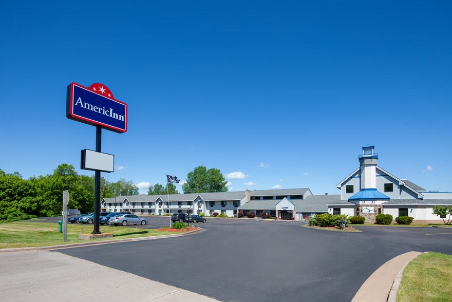 3009 Lakeshore Dr E, Ashland, WI à vendre - Photo de l’immeuble – Image 2 sur 25
