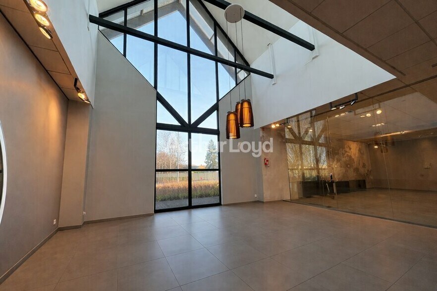 Local commercial dans Reims à louer - Photo intérieure – Image 1 sur 11