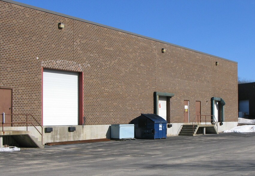 401 VFW Dr, Rockland, MA à louer - Photo de l’immeuble – Image 2 sur 8