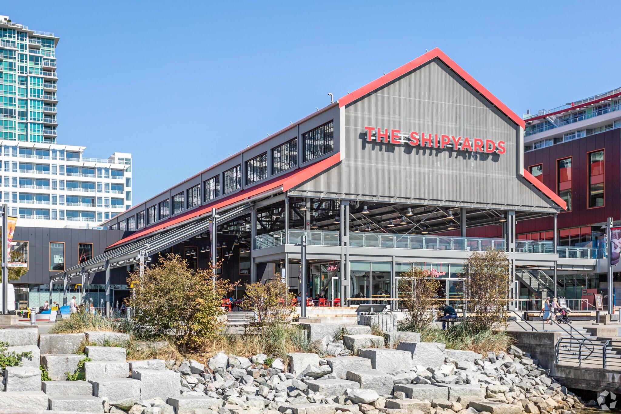 125 Victory Ship Way, North Vancouver, BC à louer Photo de l’immeuble– Image 1 sur 5