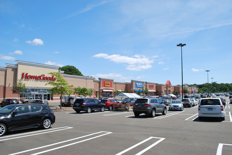 1365 Boston Post Rd, Milford, CT à louer - Photo de l’immeuble – Image 2 sur 2