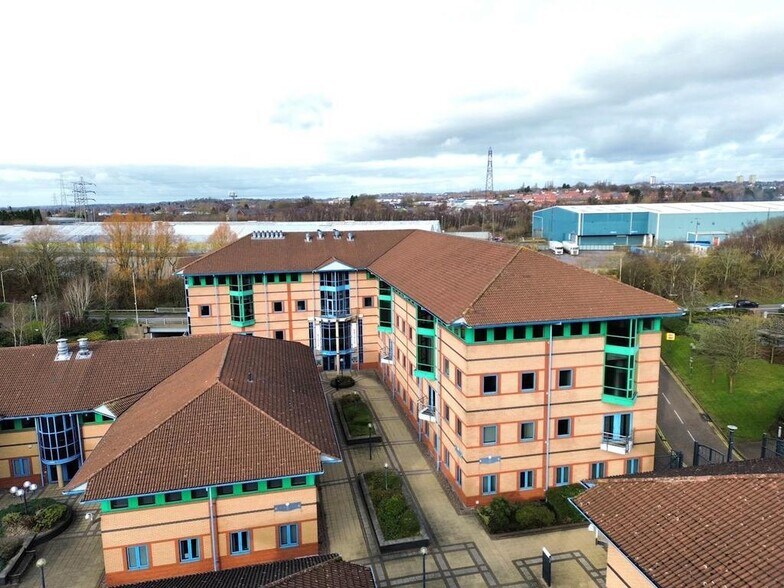 Waterfront E, Brierley Hill à vendre - Photo de l’immeuble – Image 2 sur 23