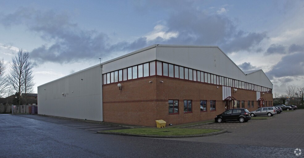 10 Laporte Way, Luton à louer - Photo de l’immeuble – Image 3 sur 5