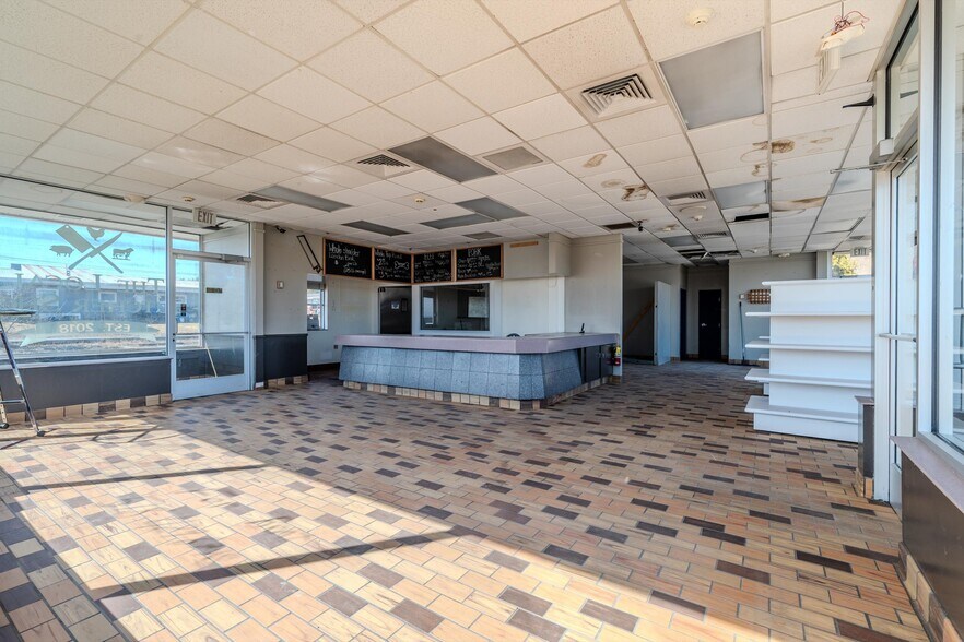 270 Broadway, Whitehall, NY à vendre - Photo de l’immeuble – Image 3 sur 56