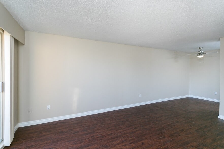 610 Blackford St, New Westminster, BC à vendre - Photo intérieure – Image 2 sur 10