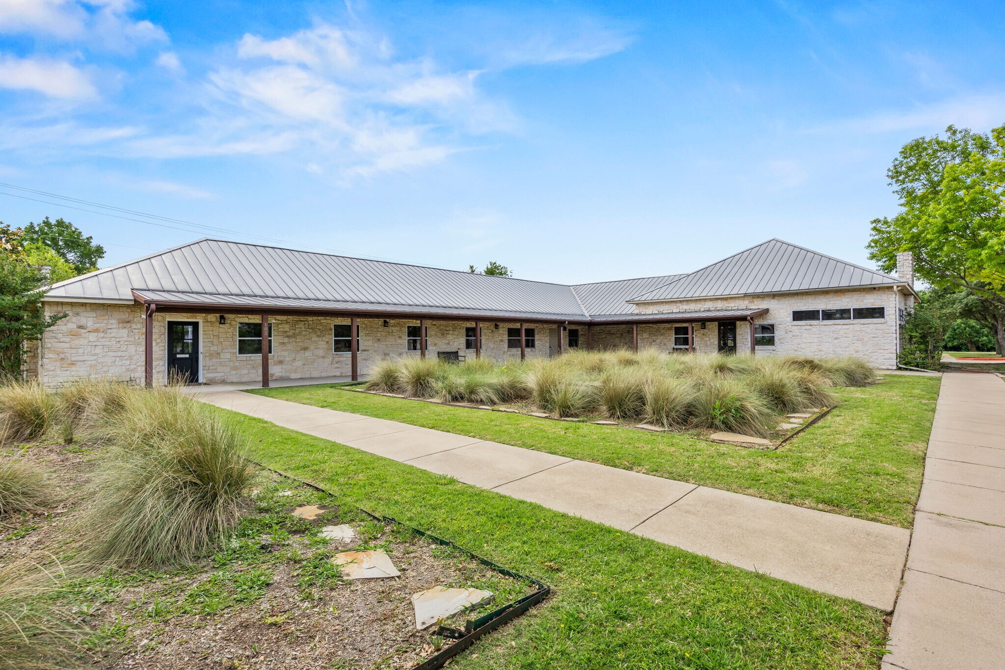 610 N Town East Blvd, Mesquite, TX à vendre Photo de l’immeuble– Image 1 sur 19