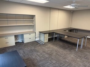 104 W 4th St, Royal Oak, MI à louer Photo intérieure– Image 1 sur 5