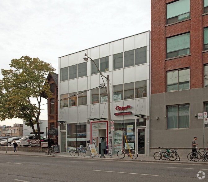 300-302 Richmond St W, Toronto, ON à louer - Photo de l’immeuble – Image 2 sur 47