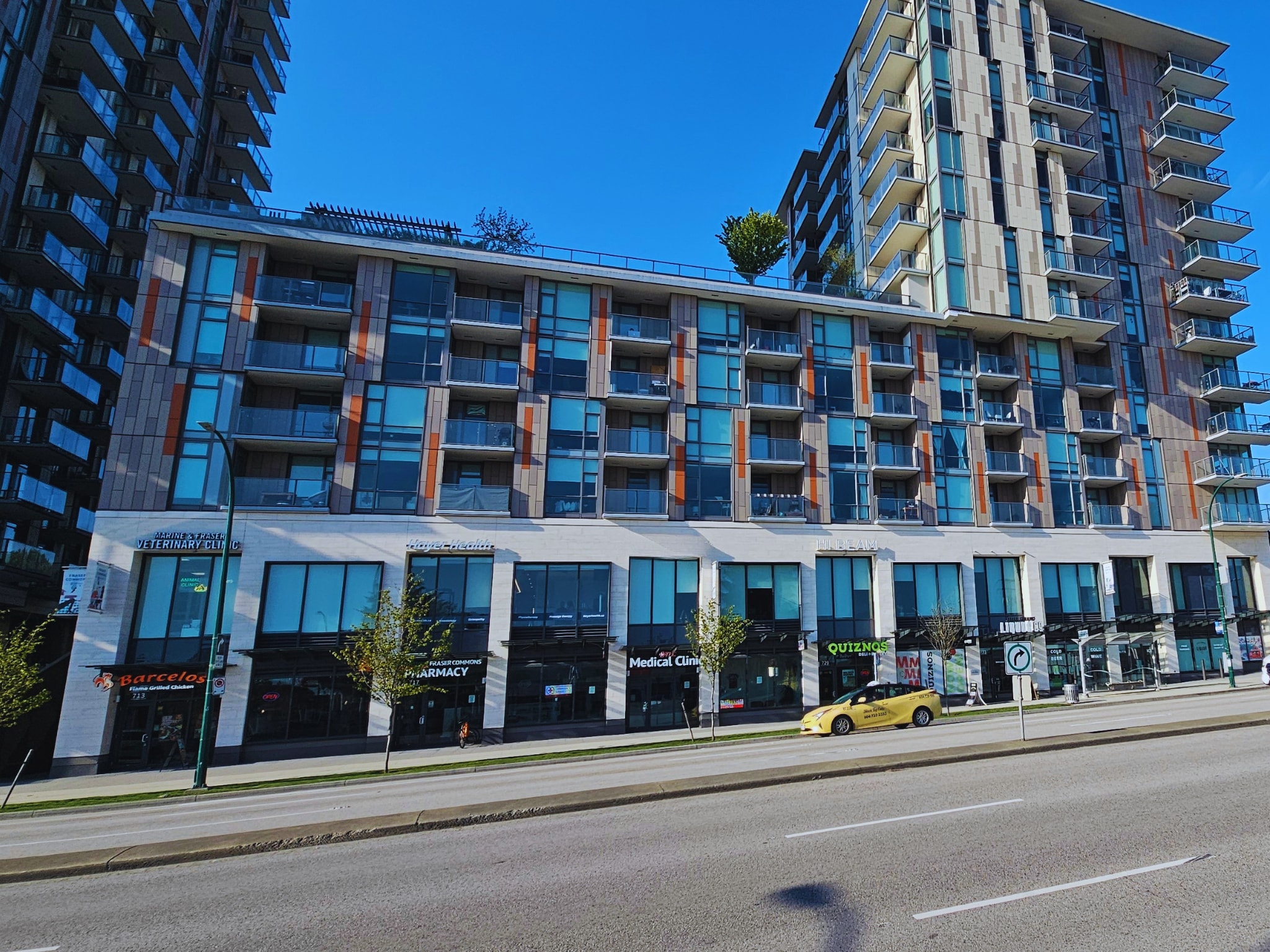 747 SE Marine Dr, Vancouver, BC à louer Photo de l’immeuble– Image 1 sur 12