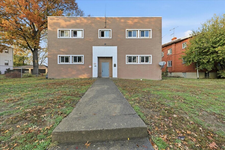 1636 Summit Rd, Cincinnati, OH à vendre - Photo de l’immeuble – Image 1 sur 15
