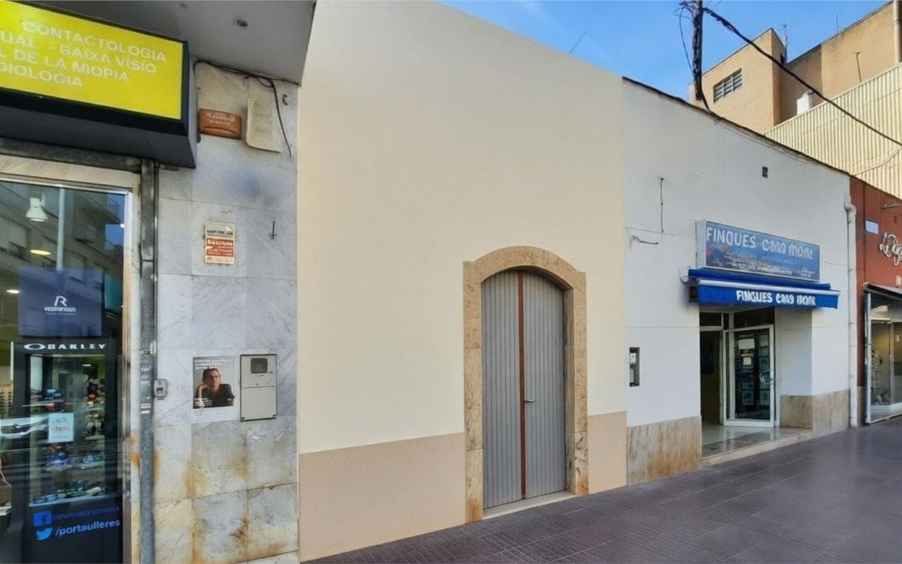 Local commercial dans Sant Carles de la Ràpita, Tarragona à louer Photo de l’immeuble– Image 1 sur 4