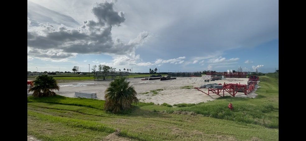 500 Orange Avenue Cir, Belle Glade, FL à louer - Photo principale – Image 1 sur 44