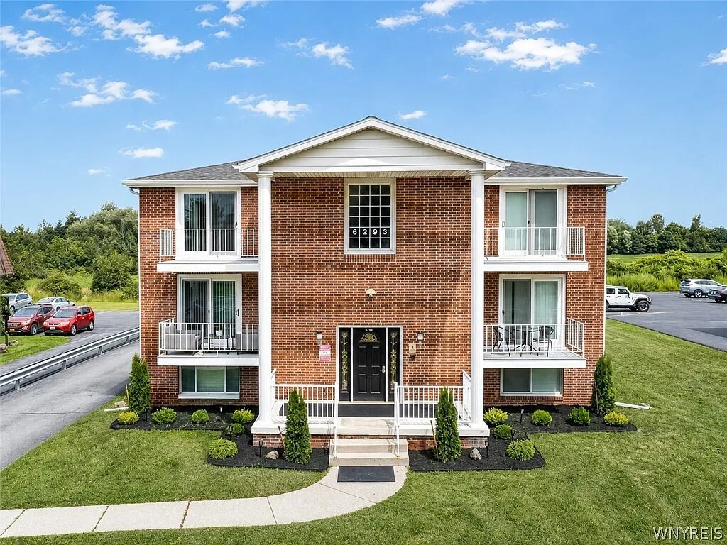 6293 Robinson Rd, Lockport, NY à vendre Photo de l’immeuble– Image 1 sur 37