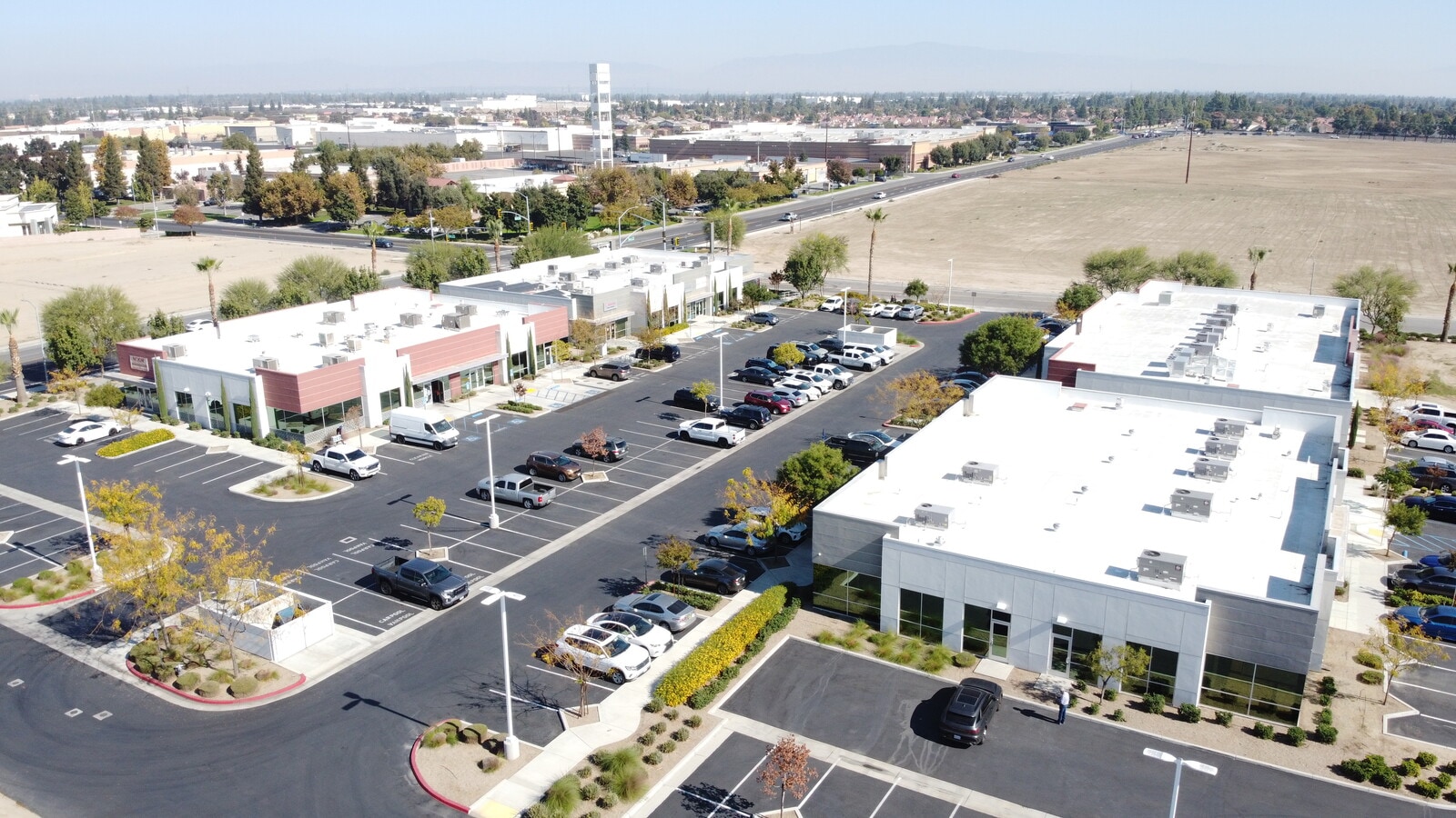 5701 Young St, Bakersfield, CA 93311 - Lot 200 -  - Photo intérieure - Image 1 of 2