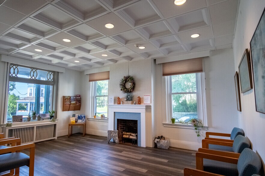 27 Broad St, New London, CT à vendre - Photo de l’immeuble – Image 3 sur 8