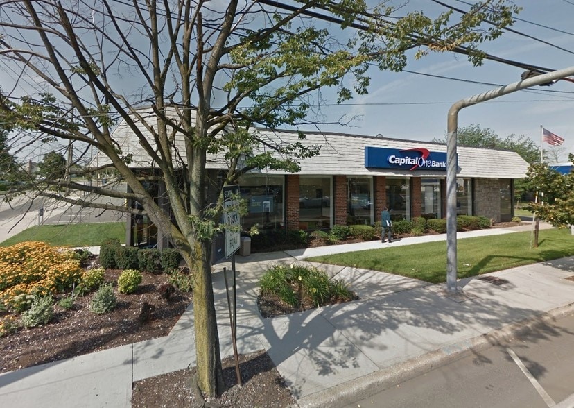 115 Main St, East Rockaway, NY à louer - Photo principale – Image 1 sur 11