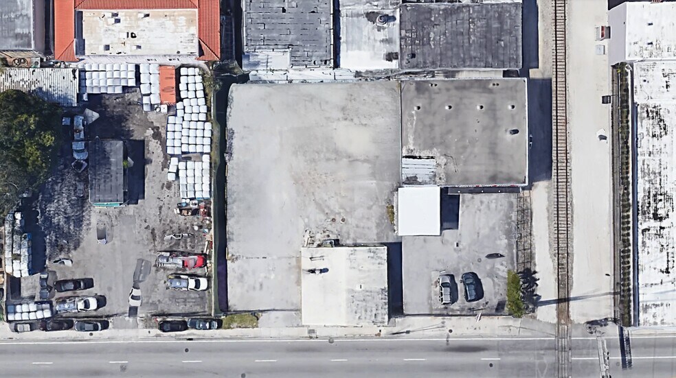 2200 NW 22nd Ave, Miami, FL à vendre - Photo de l’immeuble – Image 2 sur 6
