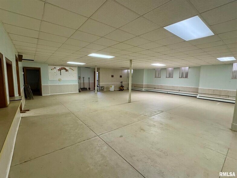 170 W Hurst St, Bushnell, IL à vendre - Photo de l’immeuble – Image 3 sur 12