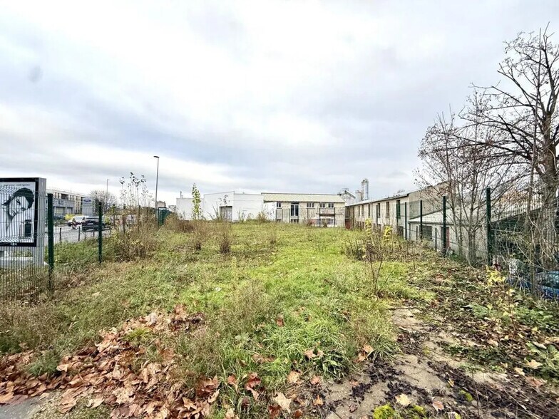 Local commercial dans Gournay-sur-Marne à vendre - Photo de l’immeuble – Image 1 sur 6