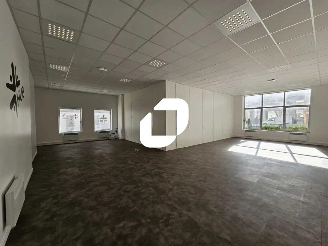 Bureau dans Garges-lès-Gonesse à louer Photo intérieure– Image 1 sur 39