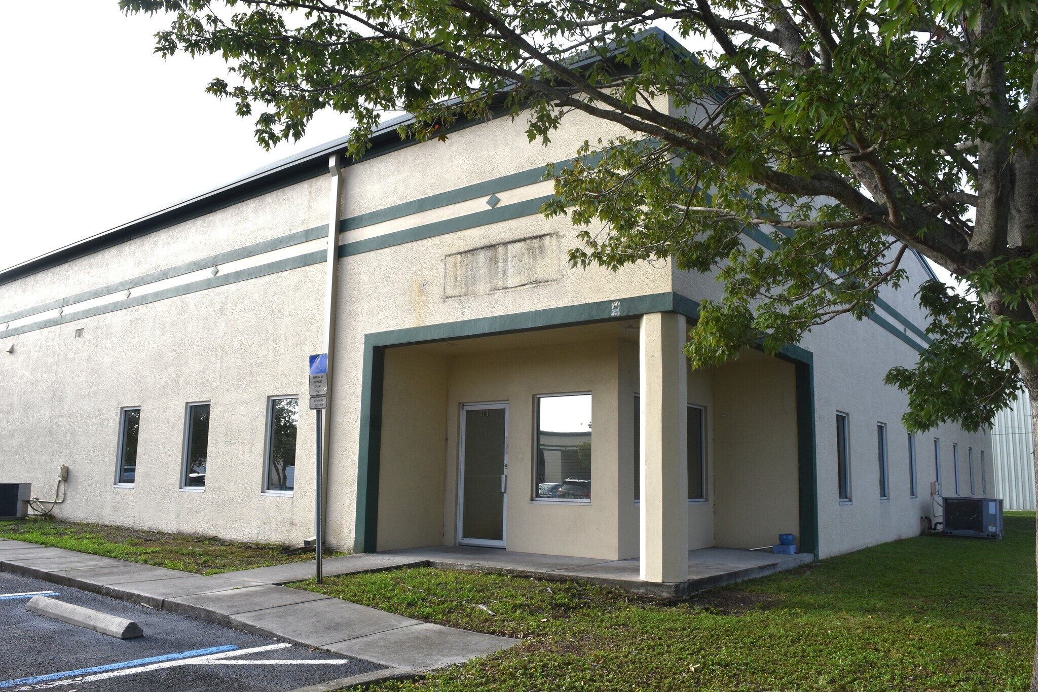 13000 Automobile Blvd N, Clearwater, FL à louer Photo de l’immeuble– Image 1 sur 11