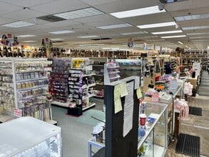 6121-6161 Cleveland St, Merrillville, IN à louer Photo intérieure– Image 2 sur 3