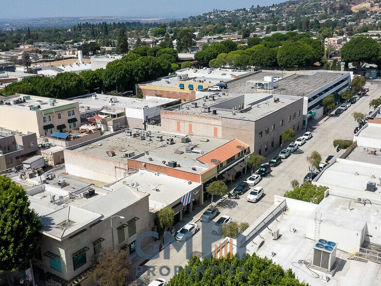 6751 Bright Ave, Whittier, CA à louer - Photo de l’immeuble – Image 2 sur 3