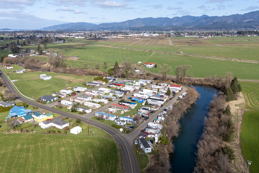 Two Mobile Home Parks in Tillamook portefeuille de 2 biens à vendre sur LoopNet.fr - Photo principale – Image 1 sur 1
