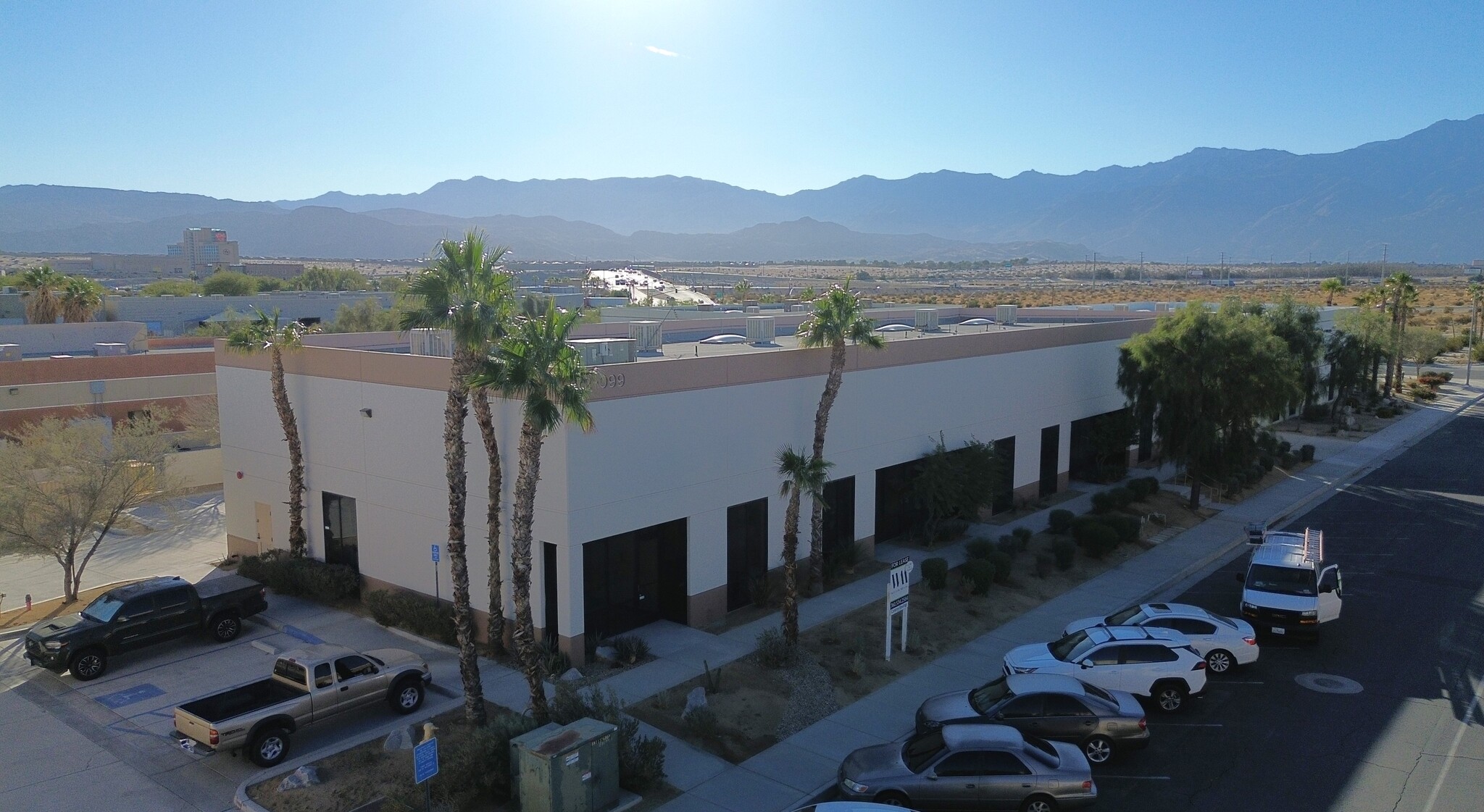 72099 North Shore St, Thousand Palms, CA à louer Photo de l’immeuble– Image 1 sur 6