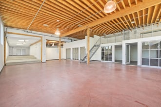 11751 Mississippi, Los Angeles, CA à louer Photo intérieure– Image 1 sur 5