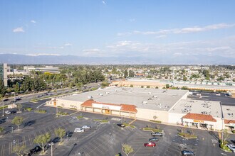 17099 Valley Blvd, Fontana, CA - Vue aérienne  vue de carte - Image1