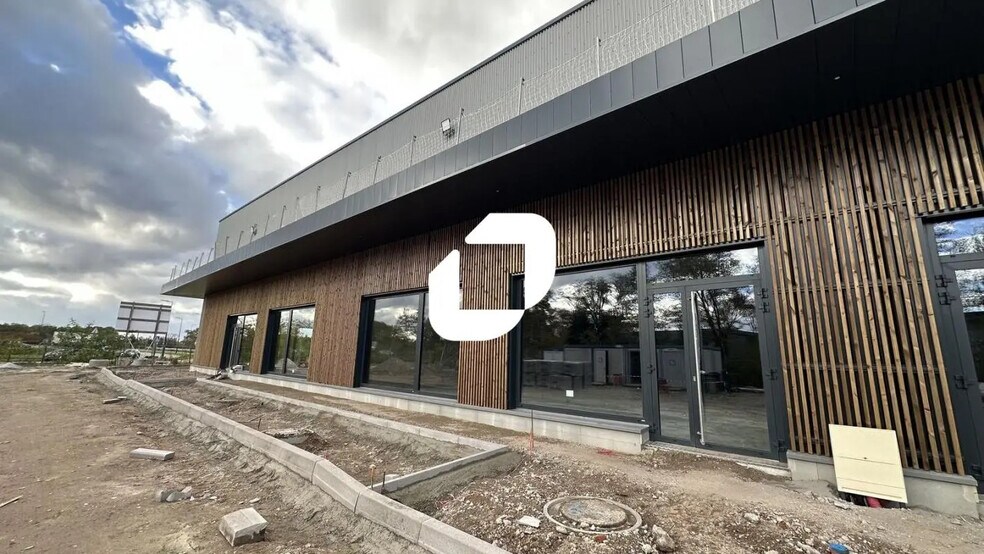 Local d'activités dans Haguenau à vendre - Photo de l’immeuble – Image 1 sur 10