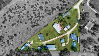 Plus de détails pour 8325 FM 327, Elmendorf, TX - Logement à vendre
