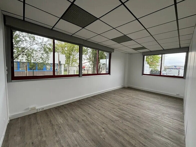 Bureau dans Mérignac à louer - Photo de l’immeuble – Image 2 sur 5