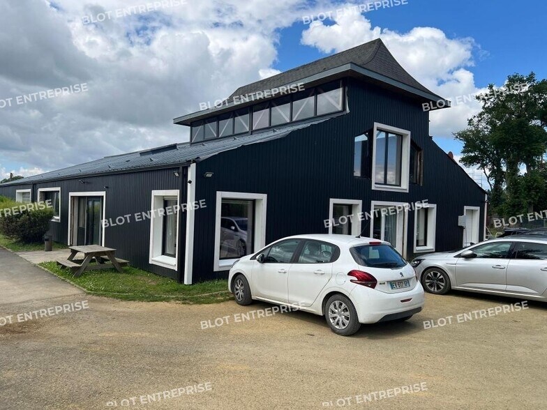 Local d'activités dans La Mézière à vendre - Photo de l’immeuble – Image 2 sur 11