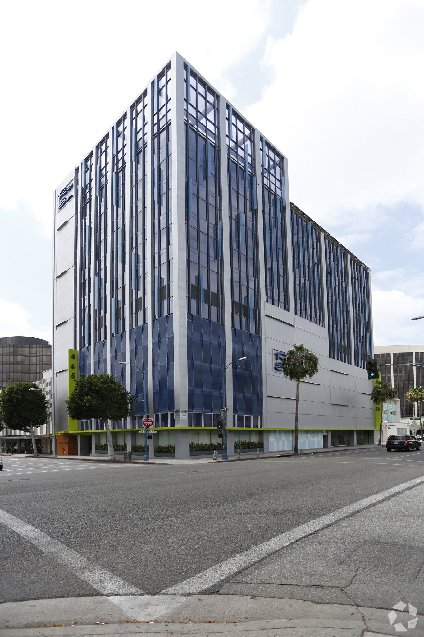 465 N Roxbury Dr, Beverly Hills, CA à louer Photo principale– Image 1 sur 4