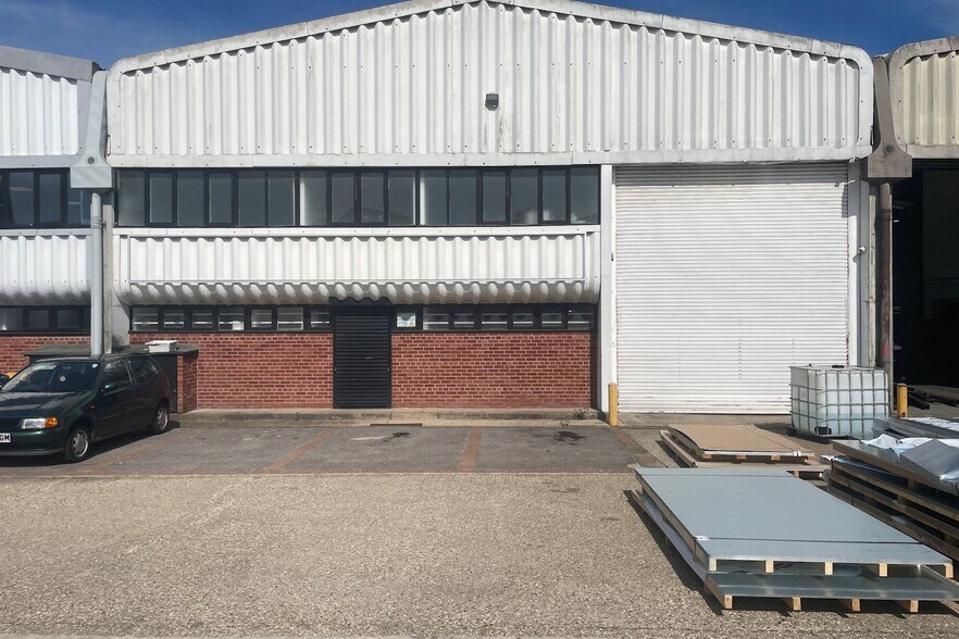 1-6 Nimrod Way, Reading à louer - Photo de l’immeuble – Image 3 sur 12