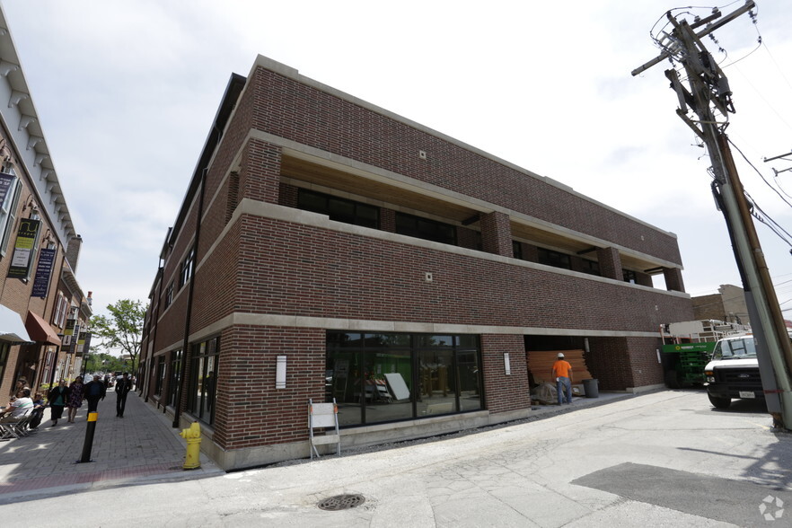 132-134 N York St, Elmhurst, IL à louer - Photo de l’immeuble – Image 2 sur 4