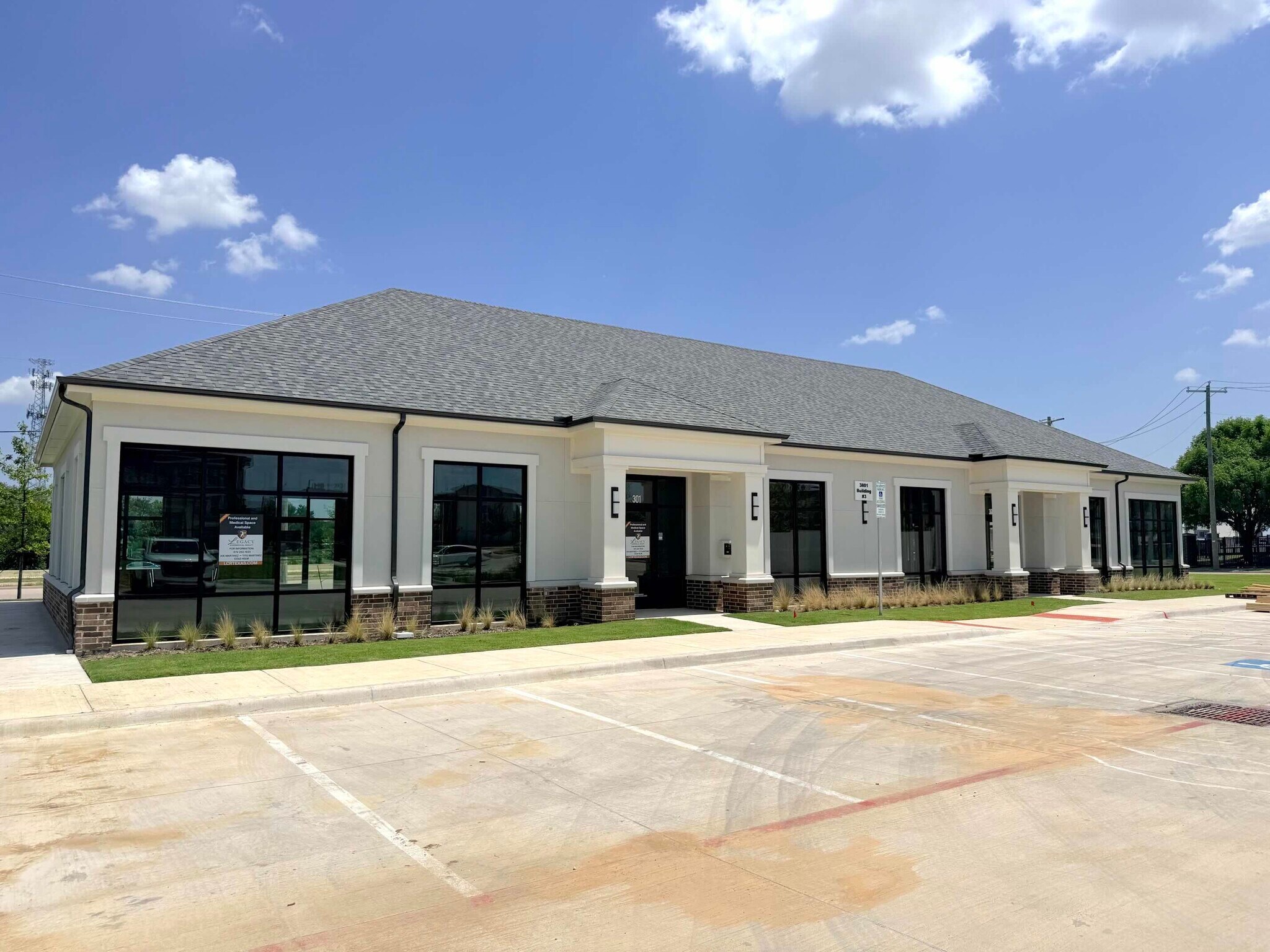 3801 N Central Expy, McKinney, TX à louer Photo de l’immeuble– Image 1 sur 6
